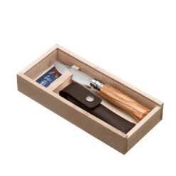 Coffret Couteau Opinel Randonnée Numéro 8 En Bois D'olivier, Avec Son étui Cuir -Magasins De Camping Essentiels coffret couteau opinel randonnee numero 8 en bois dolivier avec son etui cuir 2