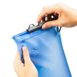 Poche à Eau - 2 Litres - MT500 -Magasins De Camping Essentiels poche a eau 2 litres mt500 4