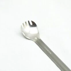 Toaks Titanium Spork - Long Acier - Miroir Poli -Magasins De Camping Essentiels toaks titanium spork long acier miroir poli 2